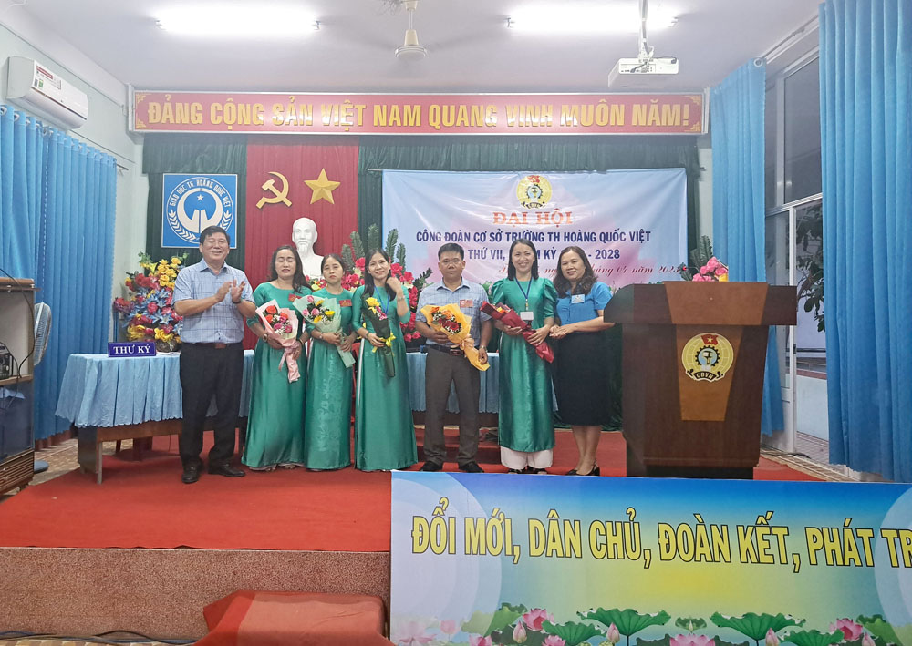 Đại hội Công đoàn cơ sở trường tiểu học Hoàng Quốc Việt
