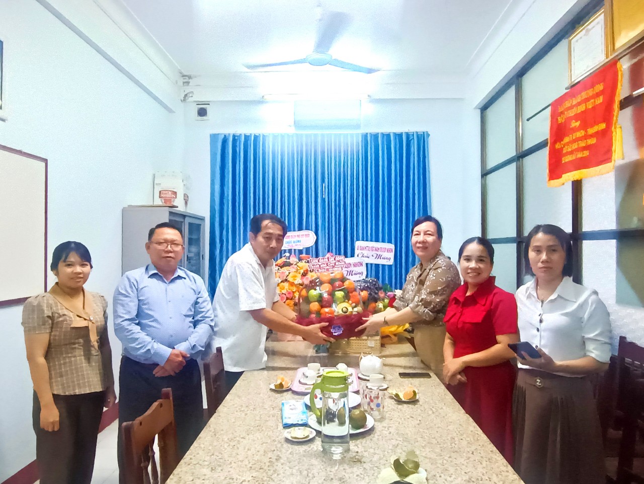 LĐLĐ thành phố thăm chúc mừng Hội Cựu chiến binh thành phố Quy Nhơn